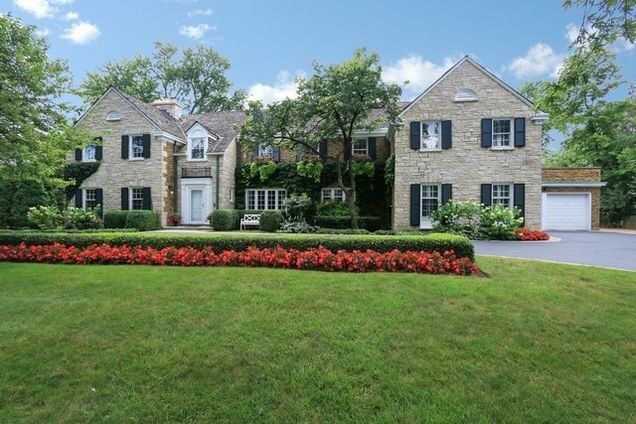 Property Photo: 965 Castlegate Court IL 60045