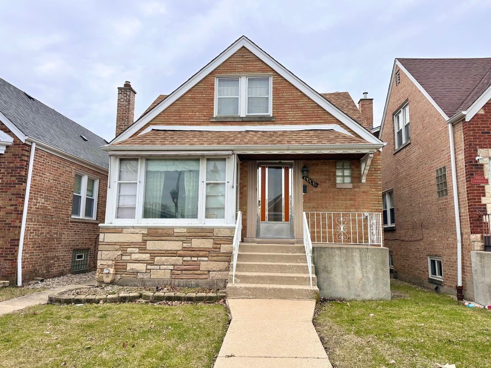 Property Photo:  6606 S Komensky Avenue  IL 60629 