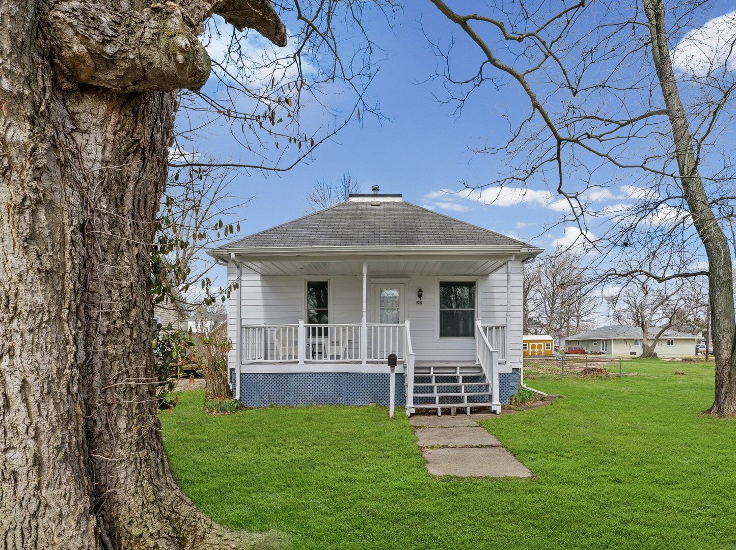 Property Photo:  232 W William Street  IL 61813 