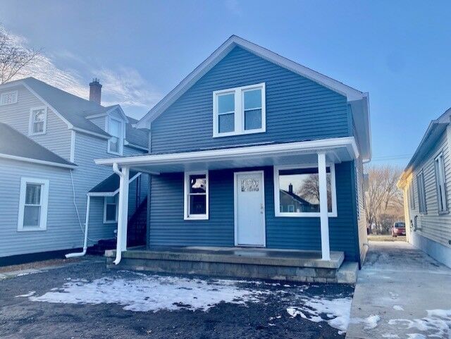 Property Photo:  509 W Erie Street  IL 61362 