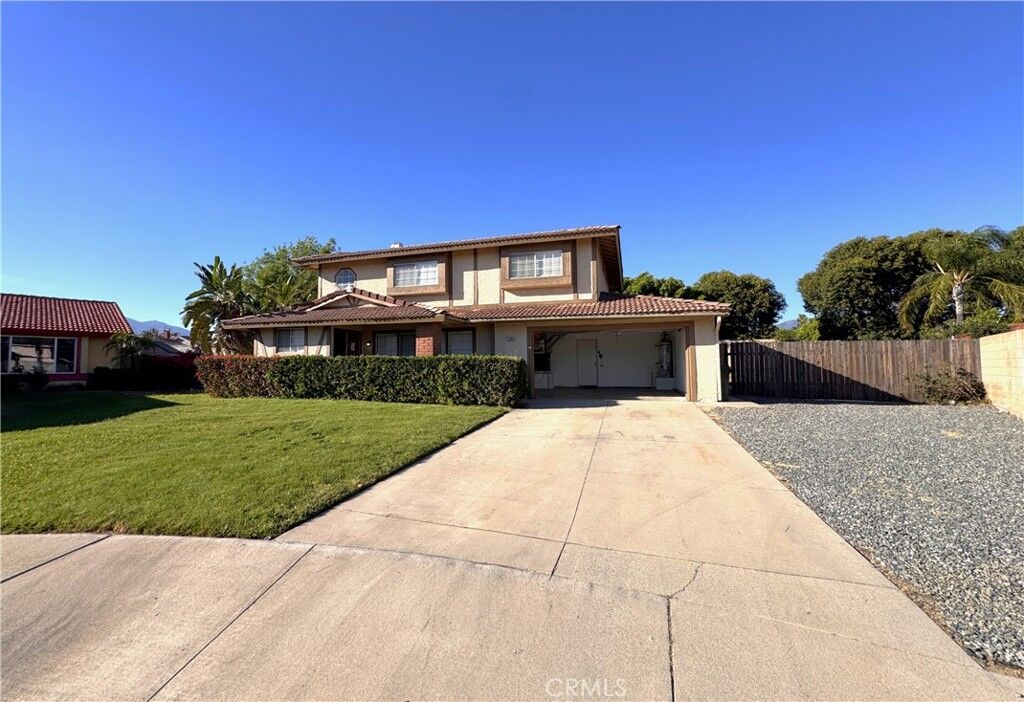 Property Photo:  2344 N Teakwood Avenue  CA 92377 