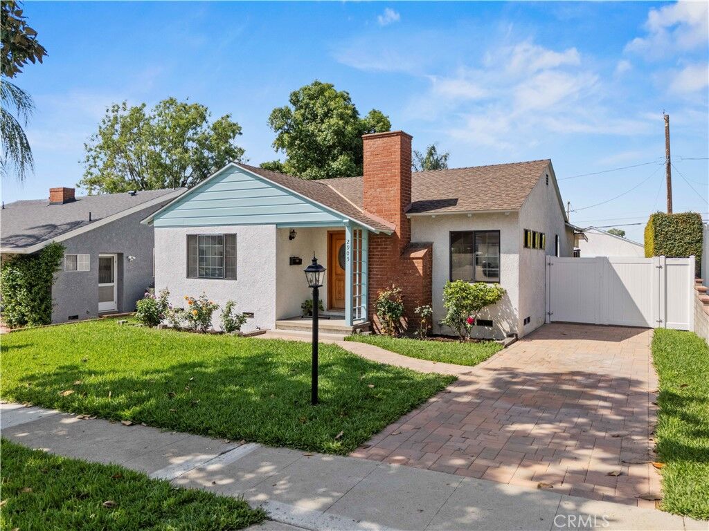 Property Photo:  2905 North Myers Street  CA 91504 