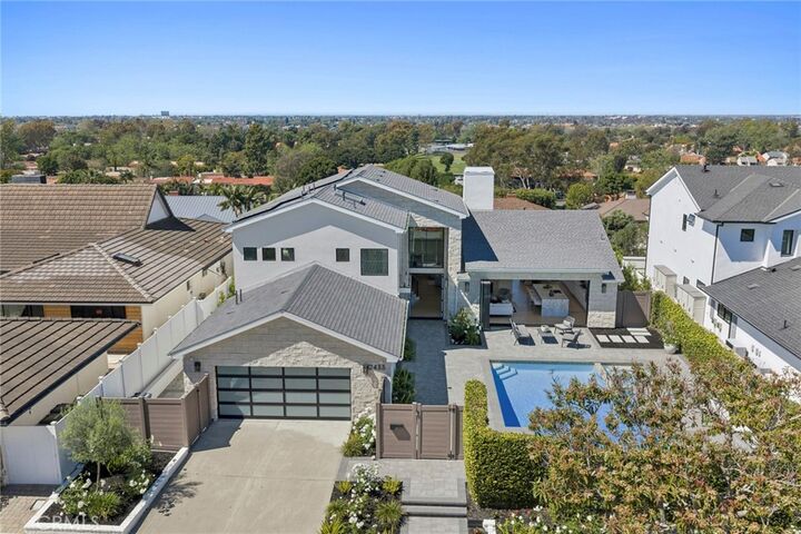 Property Photo:  2433 Blackthorn Street  CA 92660 