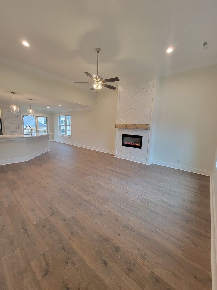 Property Photo:  889 Limestone Way  TN 37043 