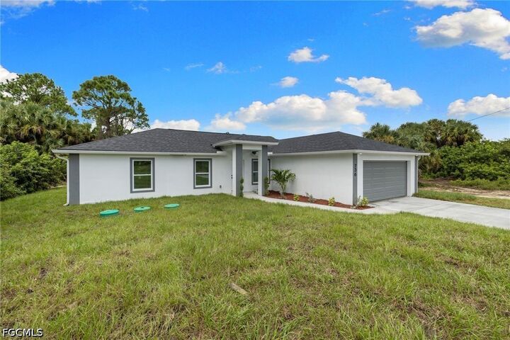 Property Photo:  6018 Paula Avenue N  FL 33971 