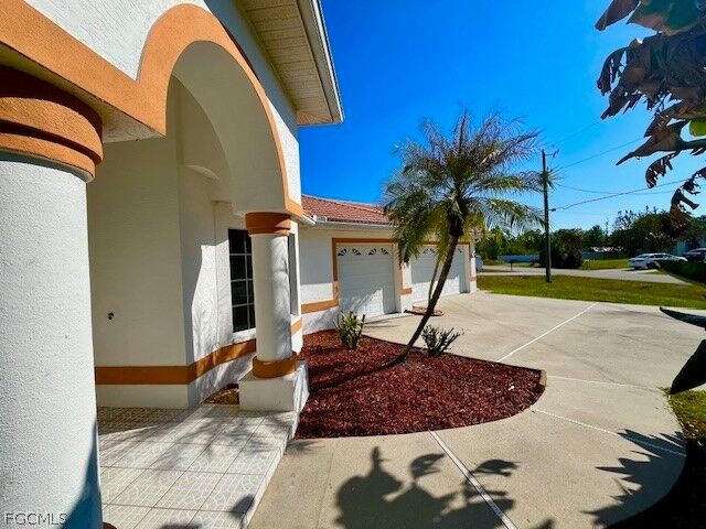 Property Photo: 914 McArthur Avenue FL 33936