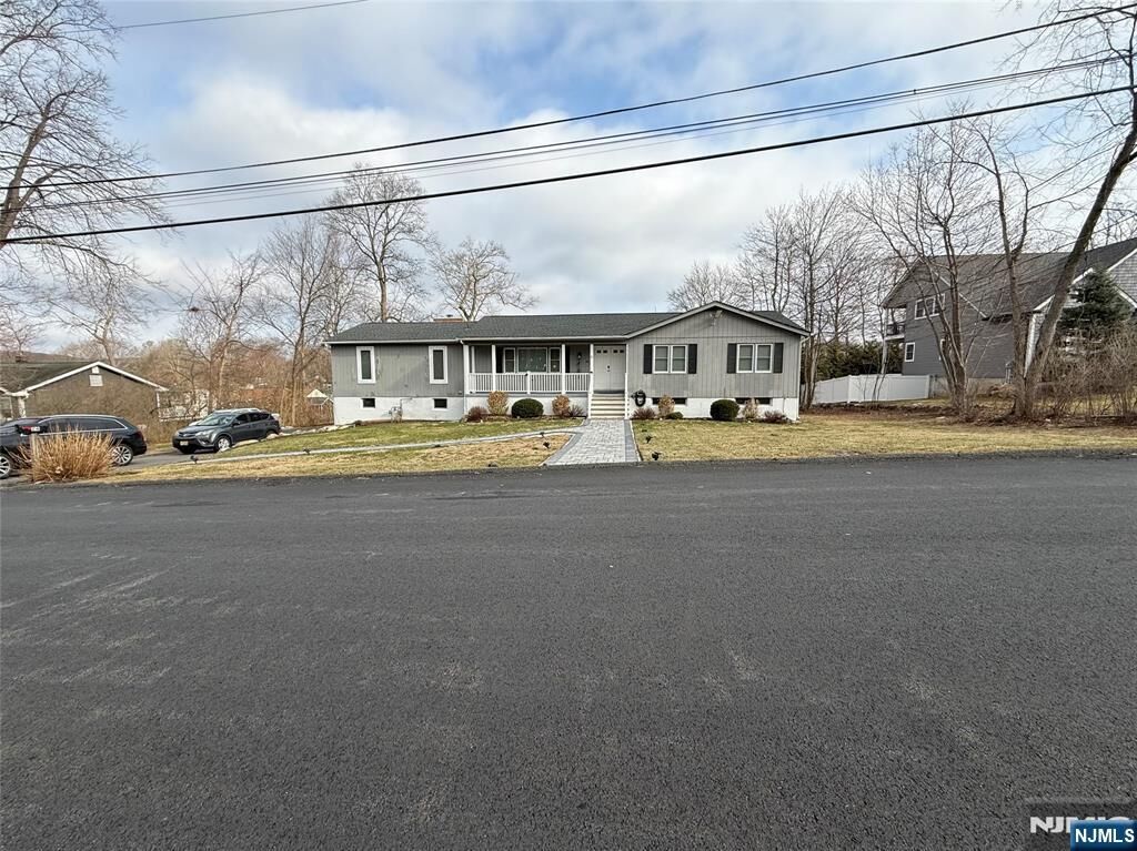 Property Photo:  24 Yacht Club Drive  NJ 07849 