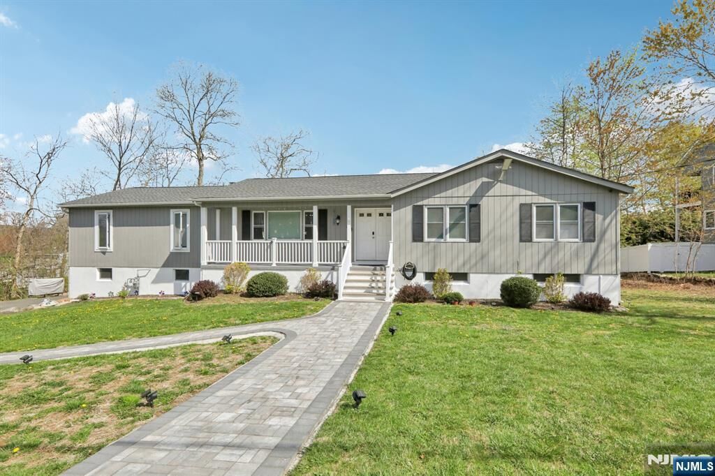 Property Photo:  24 Yacht Club Drive  NJ 07849 