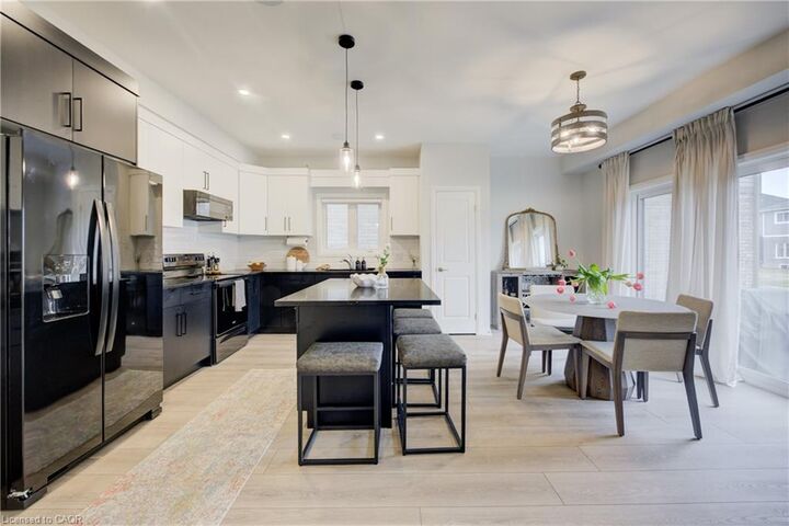 Property Photo:  36 Alicia Crescent  ON L3C 7M5 