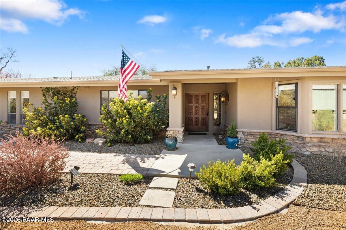 Property Photo:  2892 N Tohatchi Road  AZ 86305 