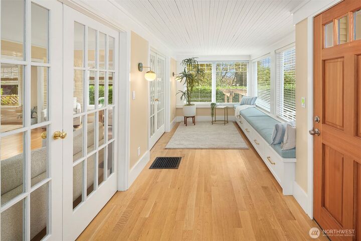 Property Photo: 201 N 57th Street WA 98103