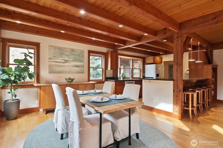 Garden and grounds image showing the botanical richness and estate-like setting of the Greenbank property