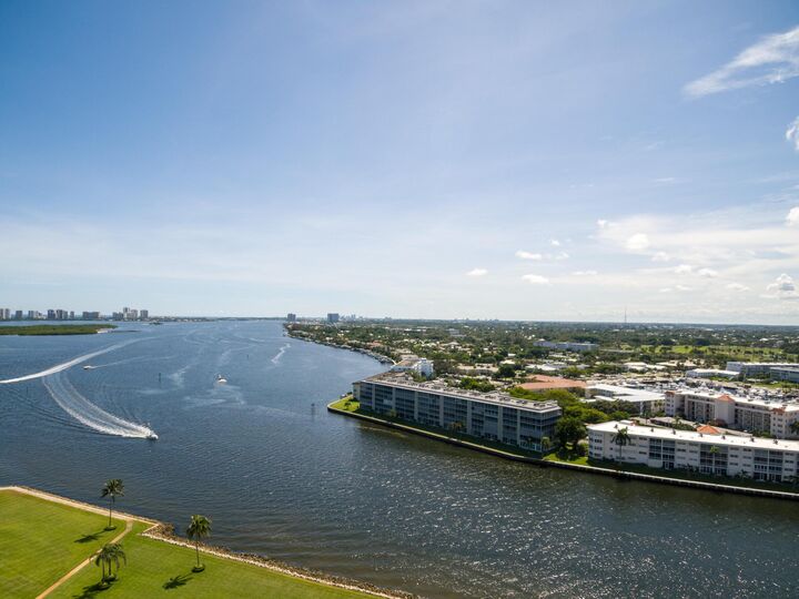 Property Photo: 108 Lakeshore Drive 1041 FL 33408
