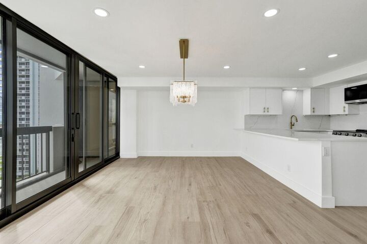 Property Photo: 108 Lakeshore Drive 1041 FL 33408
