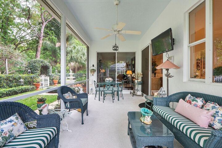 Property Photo: 152 Oakwood Lane FL 33410