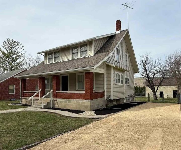 Property Photo:  826 SW A Street  IN 47374 