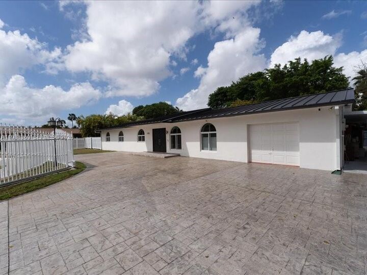 Property Photo: 3345 SW 109th Ct FL 33165