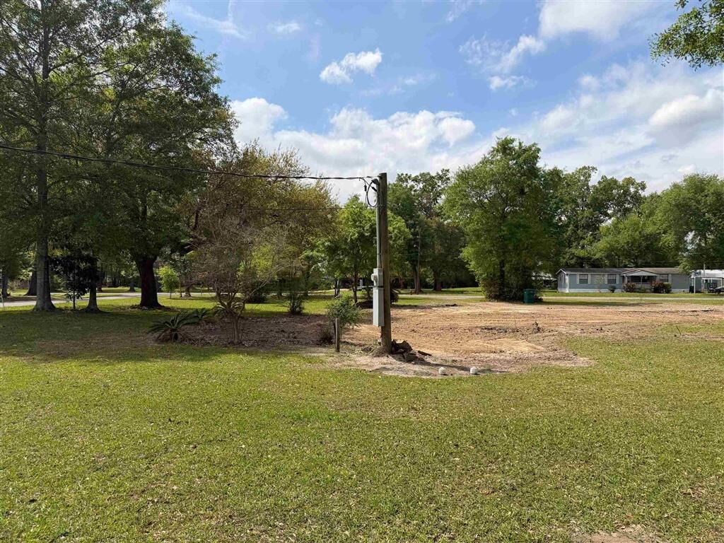 Property Photo: 1505 Garth Dr Drive LA 70663