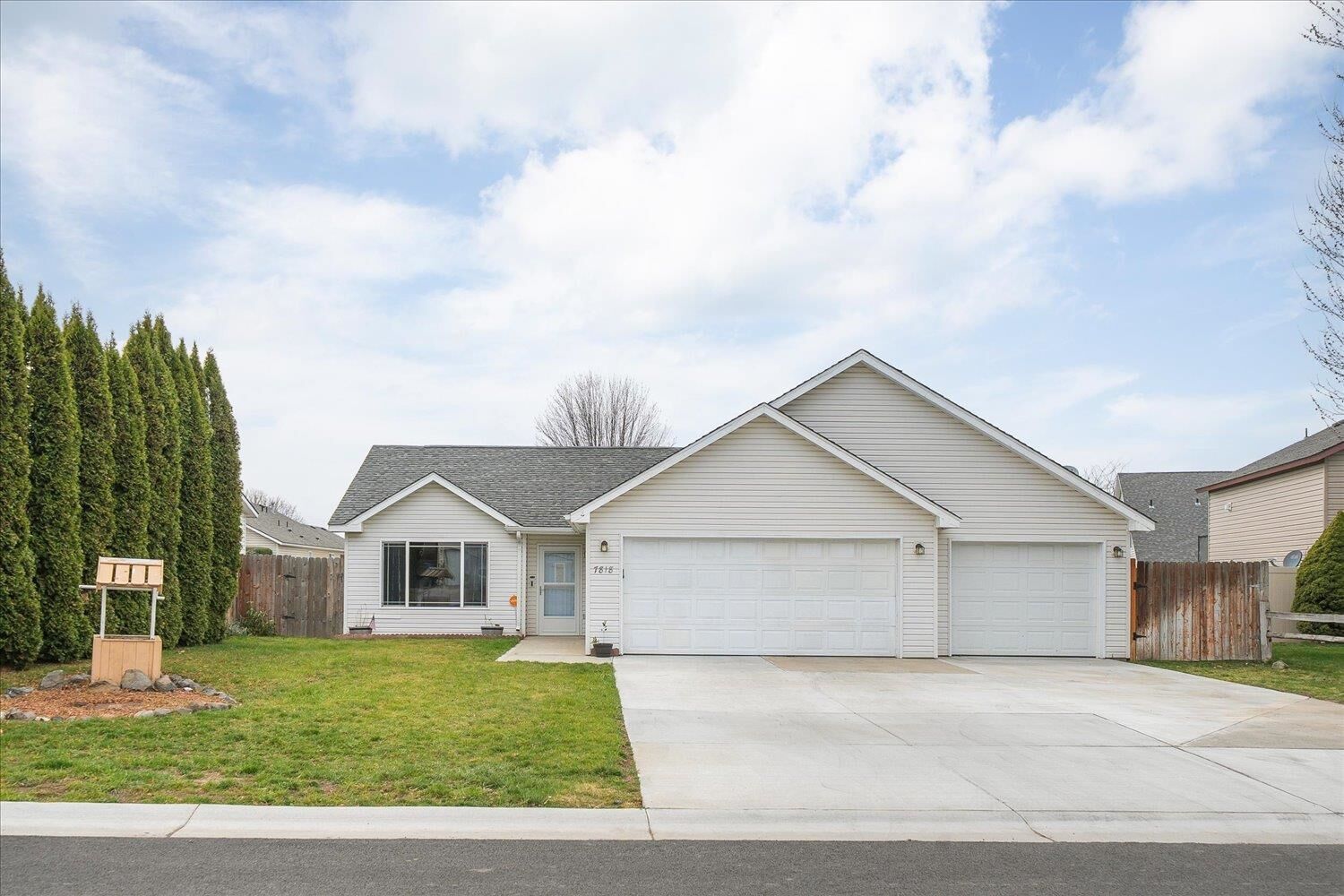 Property Photo:  7818 S Strawberry St  WA 99004 