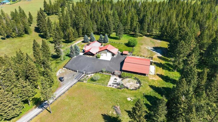 Property Photo:  3661 E Jumpoff Rd  WA 99181 
