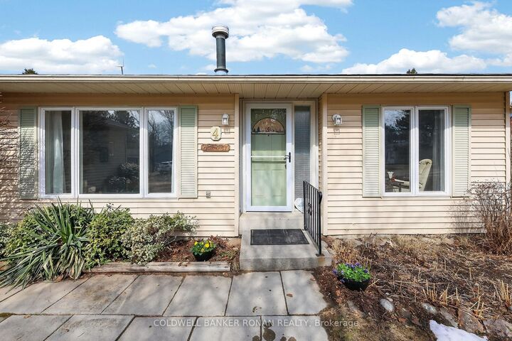 Property Photo:  4 Tecumseth Pines Drive  ON L0G 1W0 