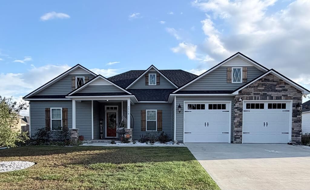 Property Photo: 3916 Duchess Court GA 31605