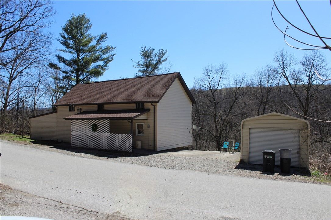 Property Photo:  283 Duck Hollow Road  PA 15401 