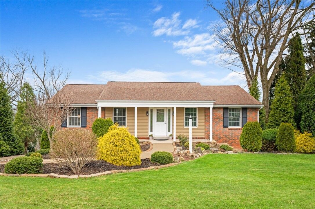 Property Photo:  1587 Ashlawn Dr  PA 15241 