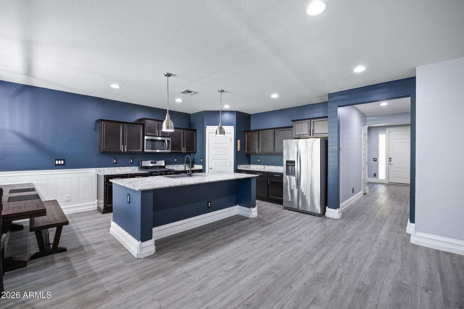 Property Photo:  624 W Blue Ridge Drive  AZ 85140 