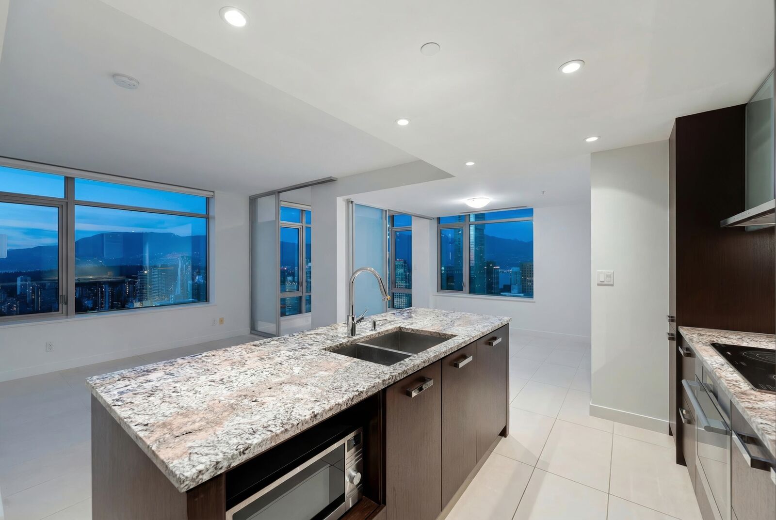 Property Photo:  1028 Barclay Street 3406  BC V6E 0B1 