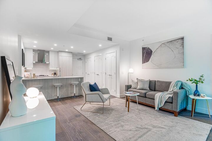 Property Photo: 488 W 58th Avenue 209 BC V5X 1V5