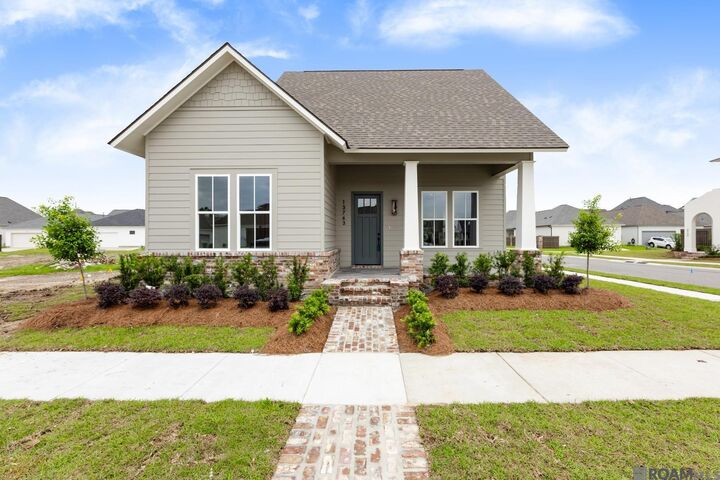 Property Photo: 13751 Sweet Cherry Dr LA 70810