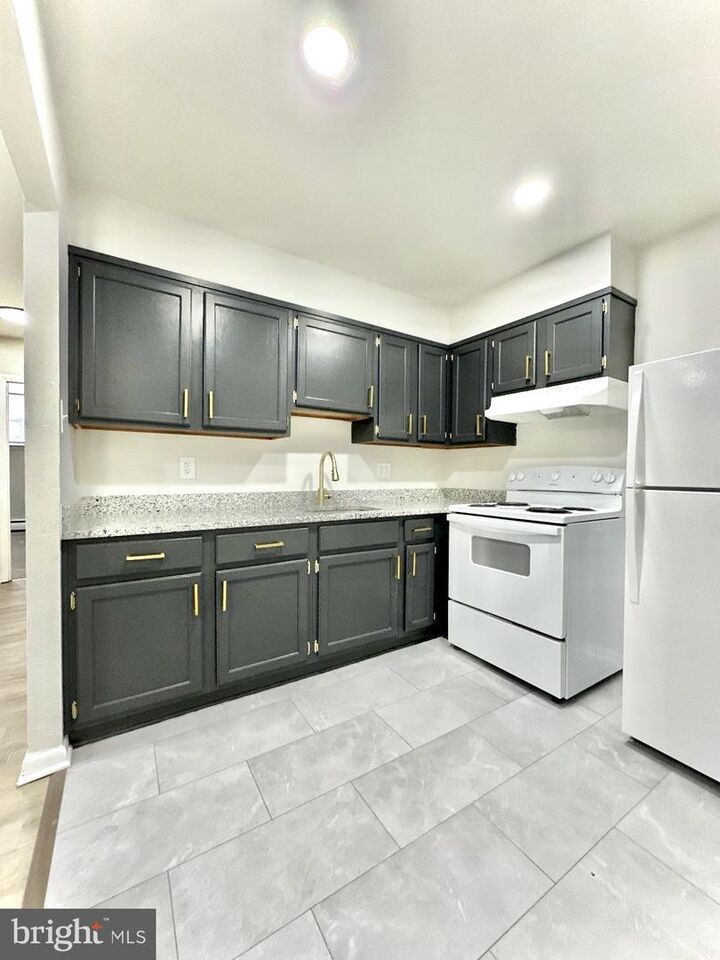 Property Photo:  521 Martin Street A1  PA 19128 