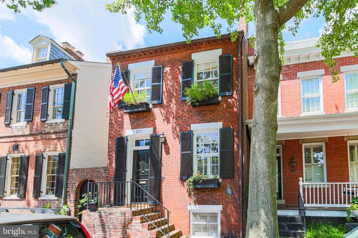 Property Photo:  217 S Lee Street  VA 22314 