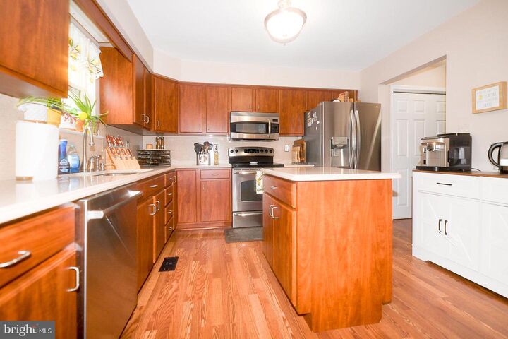 Property Photo:  21984 Barkentine Court  MD 20634 