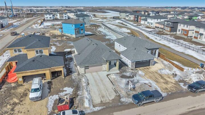 Property Photo:  6 Crocus Lane  MB R2V 4S3 