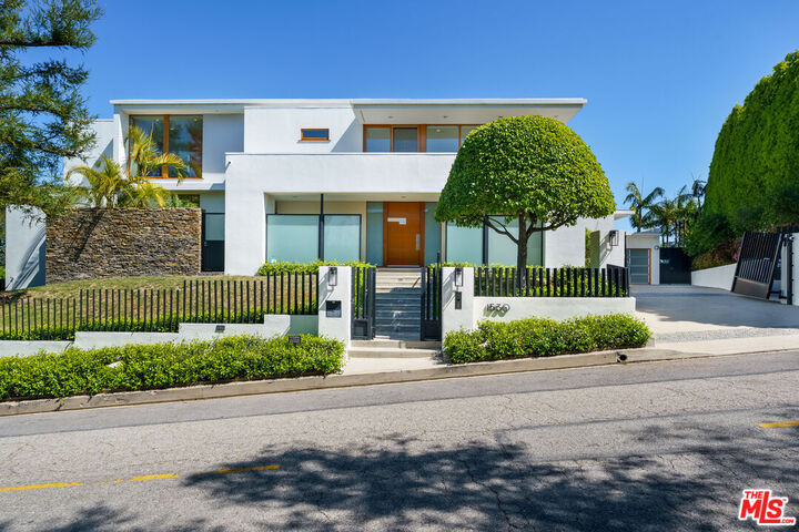 Property Photo:  1530 Bel Air Rd  CA 90077 