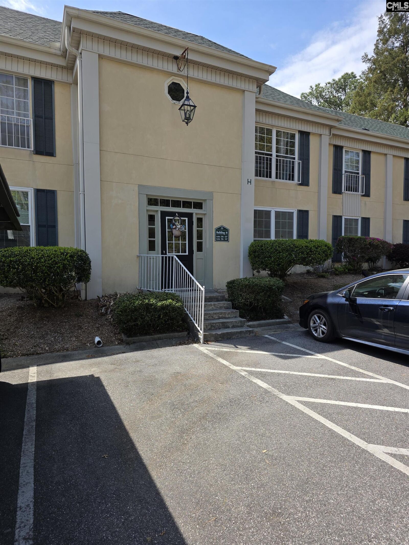 Property Photo:  116 Chateau Deville H  SC 29206 