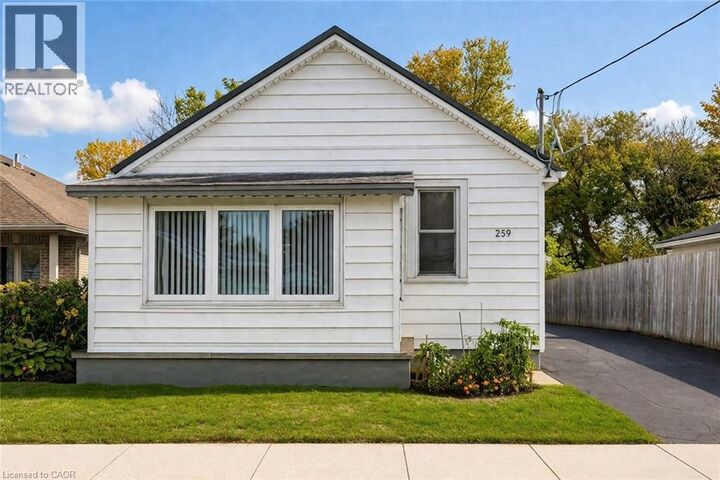 Property Photo:  259 Metcalfe Street North  ON N3Y 3Y1 