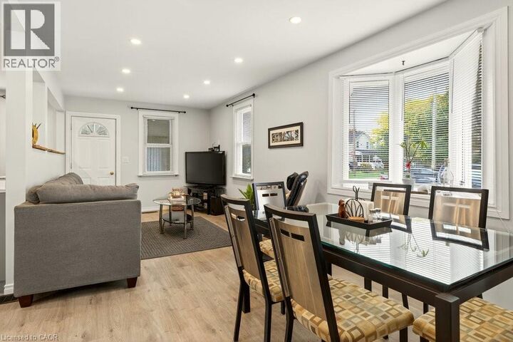 Property Photo:  259 Metcalfe Street North  ON N3Y 3Y1 
