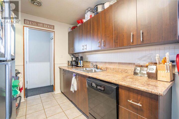 Property Photo:  125 Pozzebon Cres  ON P6C 6B4 