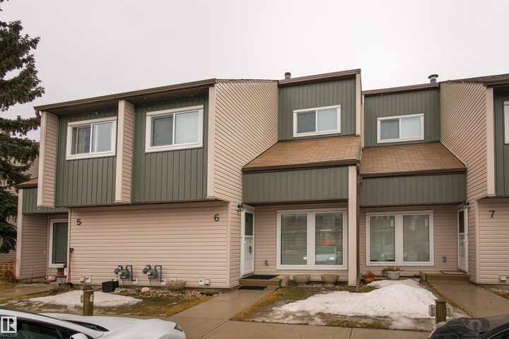 Property Photo: 2020 105 Street NW 6 AB T6J 5J2