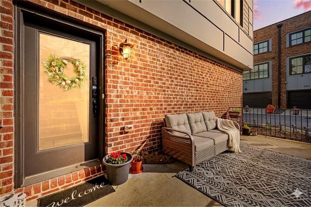 Property Photo:  609 King Arnold Street  GA 30354 