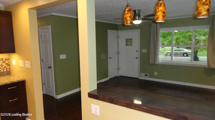 Property Photo: 4202 Berkshire Ave KY 40220