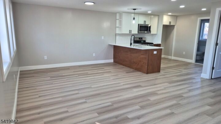 Property Photo:  515 Maple Ave 2  NJ 07065 