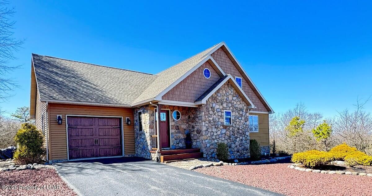 Property Photo:  162 N Cranberry Spice Lane  PA 18202 