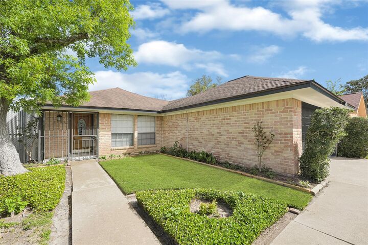 Property Photo:  9208 Carousel Lane  TX 77080 