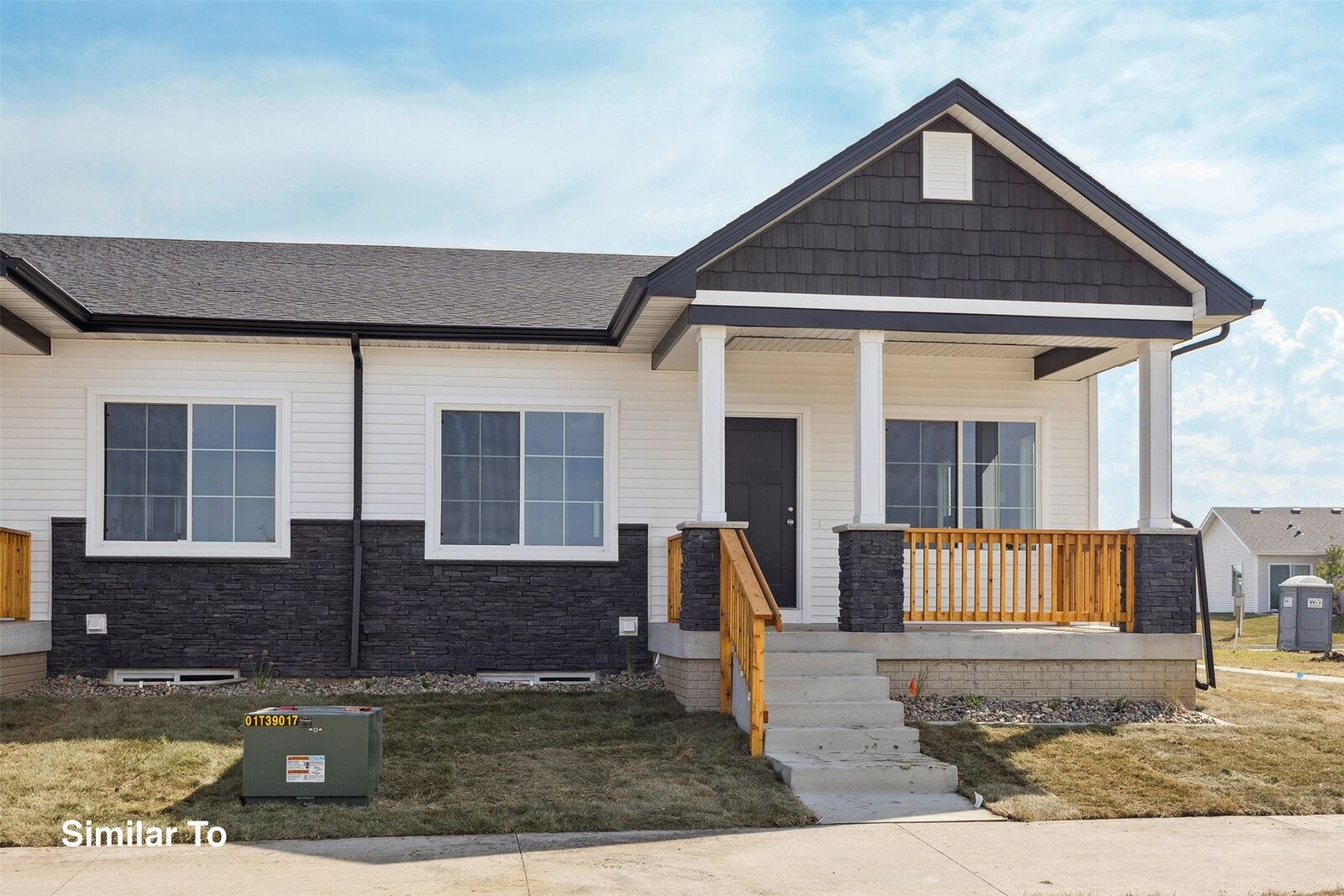 Property Photo:  920 Sawgrass Drive  IA 50211 