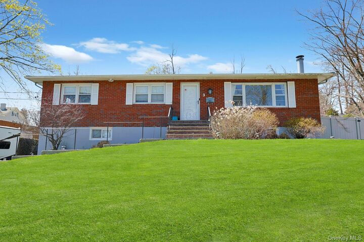 Property Photo:  3 Green Hill Court  NY 10954 