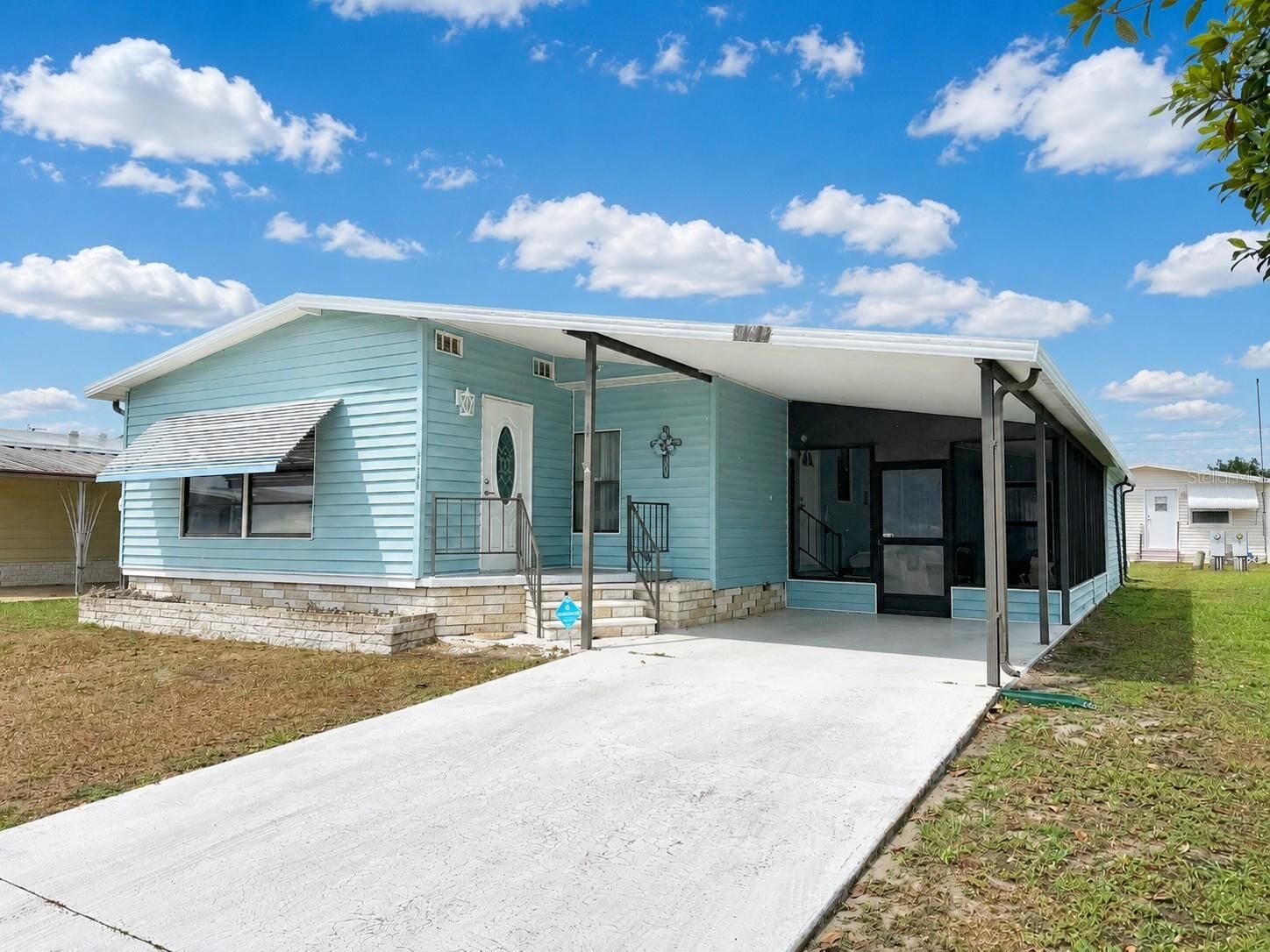 Property Photo: 34649 Morning Glory Glen FL 33541